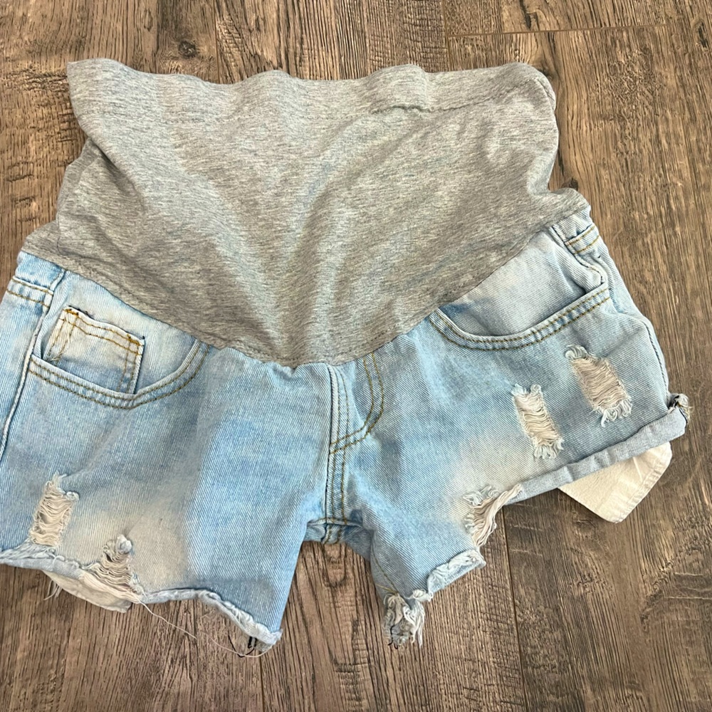 Maternity shorts